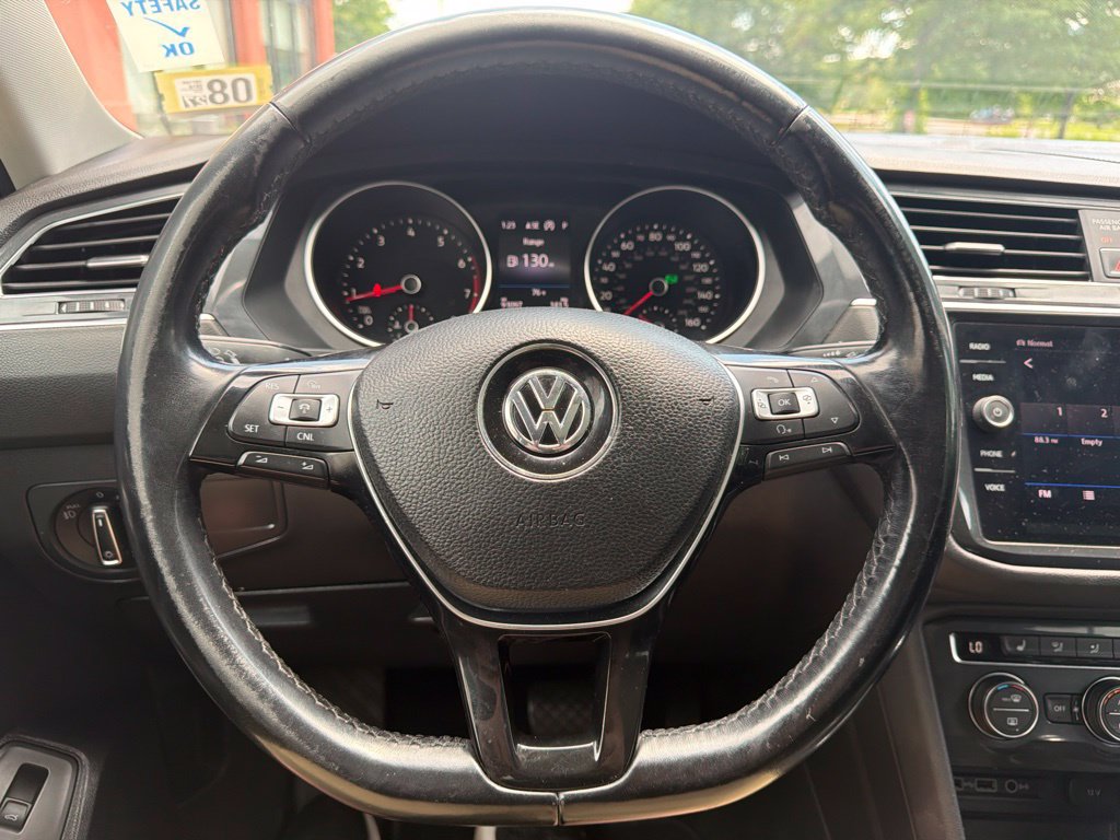 Used 2018 Volkswagen Tiguan SEL AWD/4WD image 33