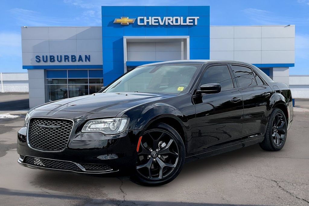 Used 2022 Chrysler 300 Touring w/ Sport Appearance Package RWD image 1