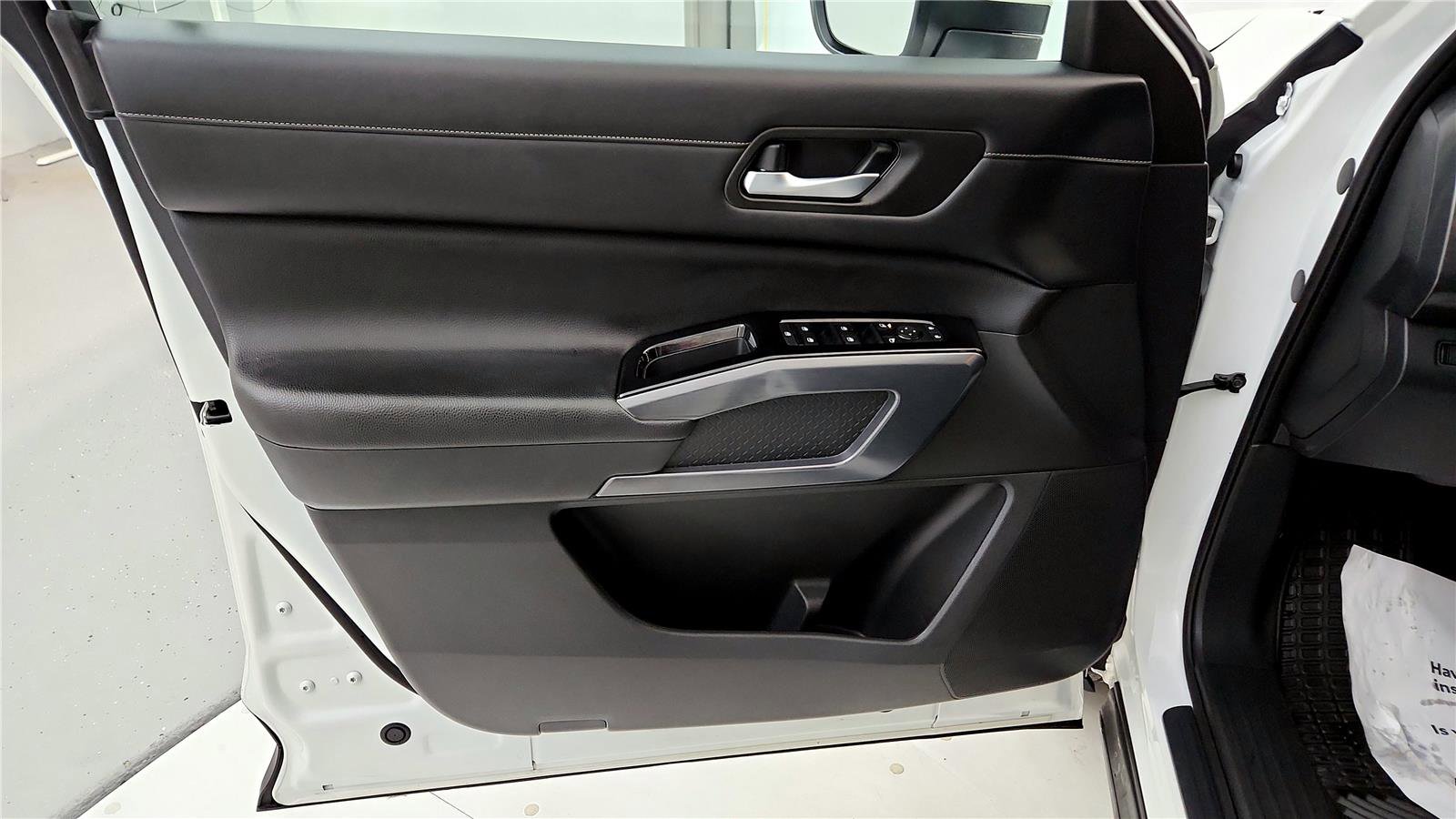 Used 2023 Nissan Pathfinder SL w/ SL Premium Package image 35