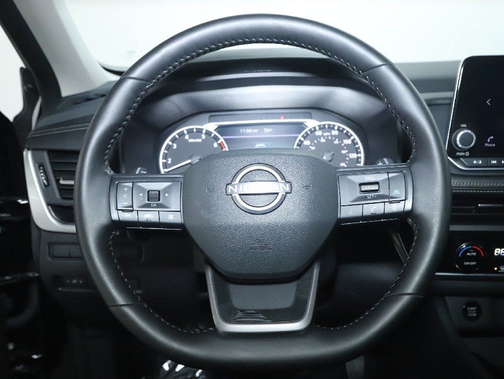Certified 2025 Nissan Rogue SV image 21