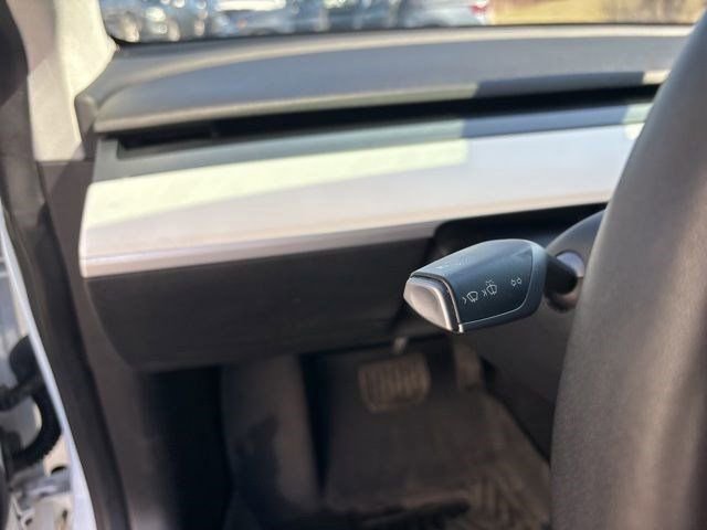 Used 2021 Tesla Model 3 Standard Range Plus image 16