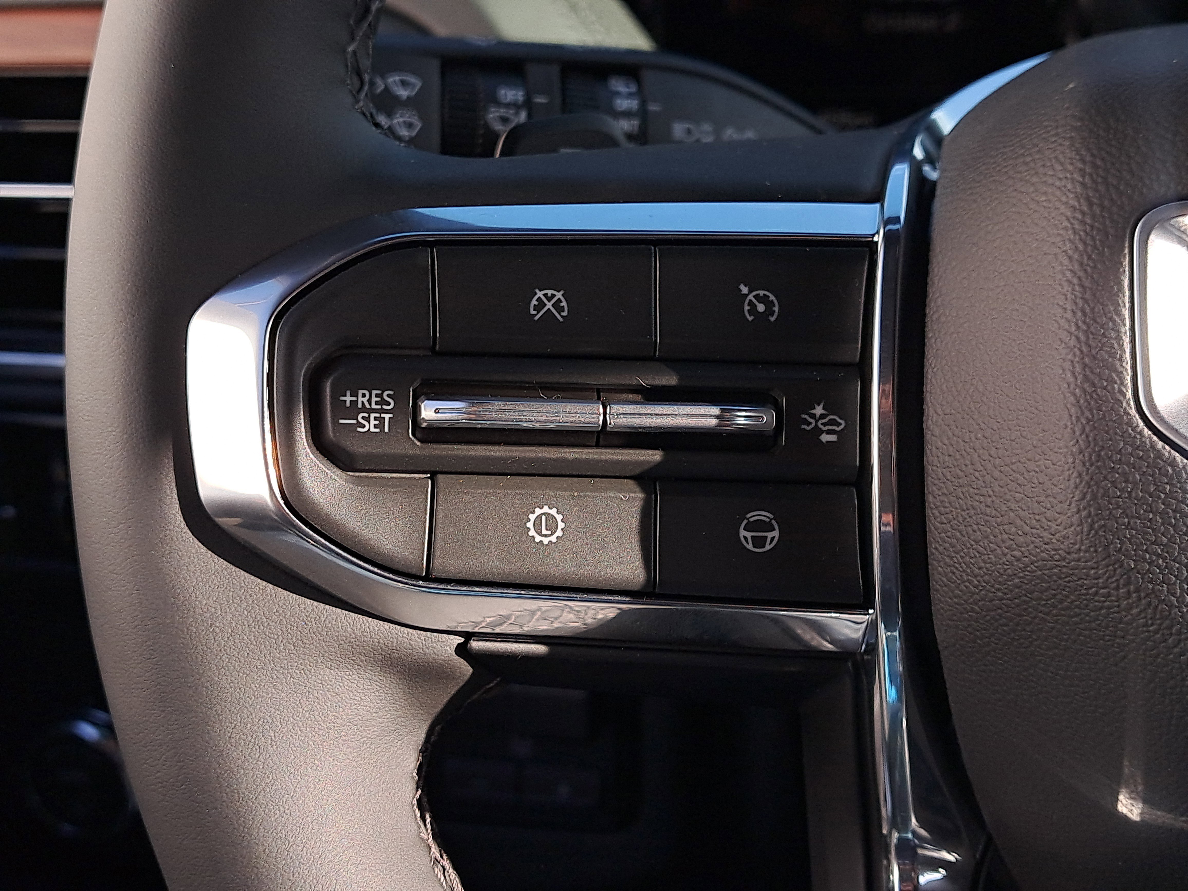 New 2026 GMC Yukon XL Denali w/ Denali Reserve Package image 27