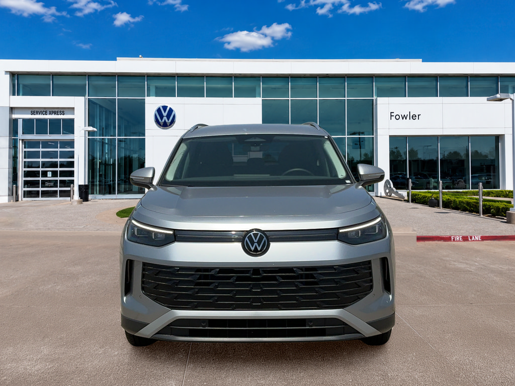 New 2026 Volkswagen Tiguan SE FWD image 2