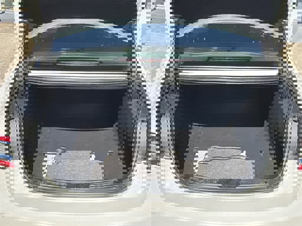 Used 2017 Lincoln Continental Reserve image 16