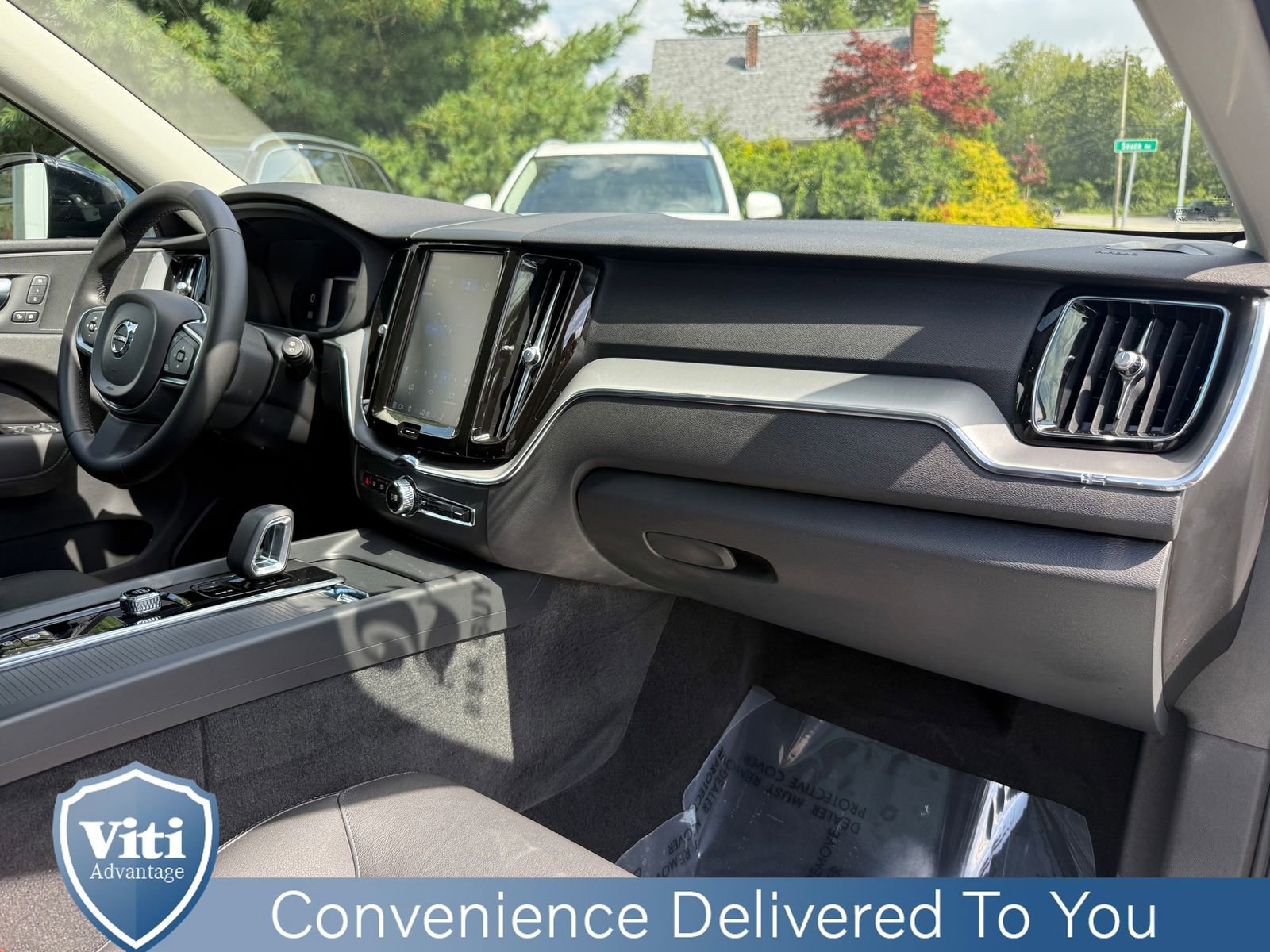 Certified 2024 Volvo XC60 B5 Core image 30