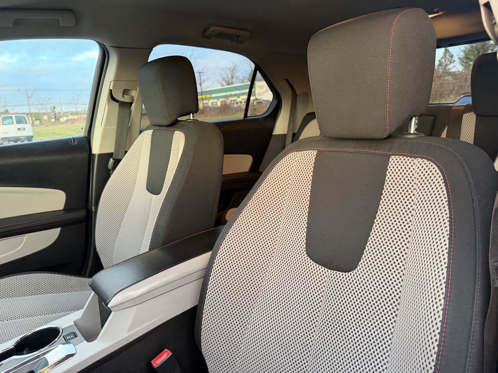 Used 2011 Chevrolet Equinox LT w/ Driver Convenience Package image 16