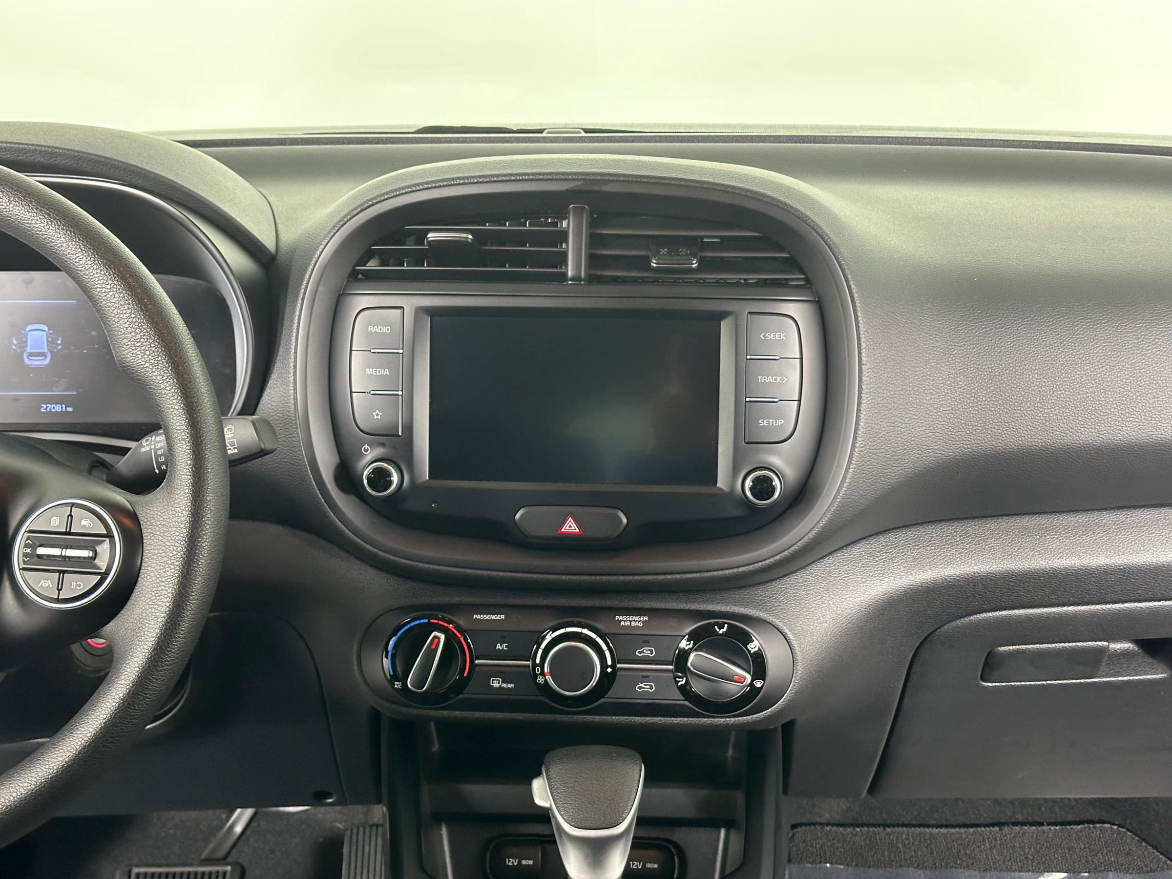 Used 2023 Kia Soul LX w/ LX Technology Package image 36