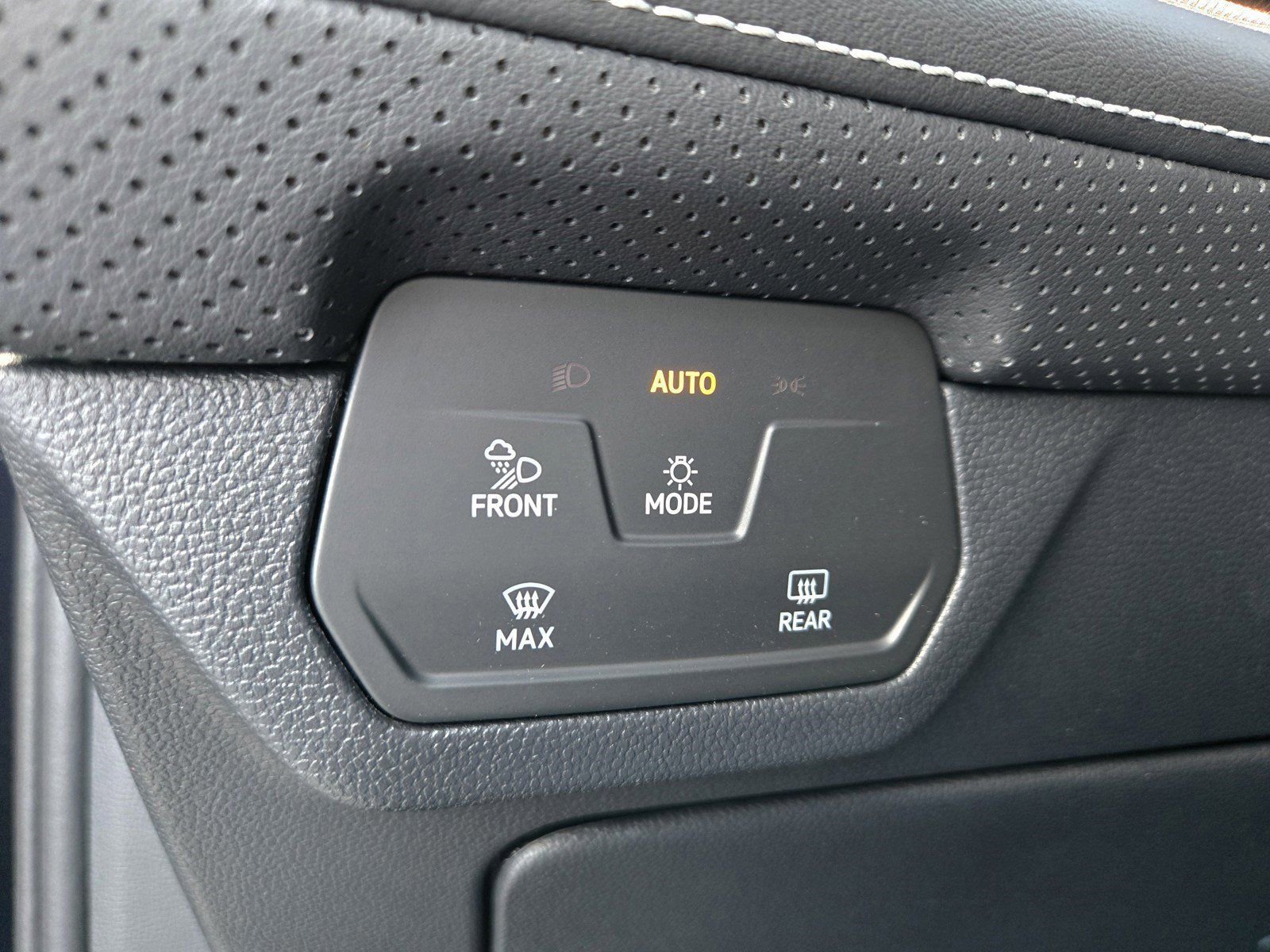 Used 2025 Volkswagen Atlas SEL image 17