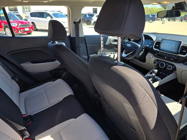Used 2025 Hyundai Venue SEL FWD image 20