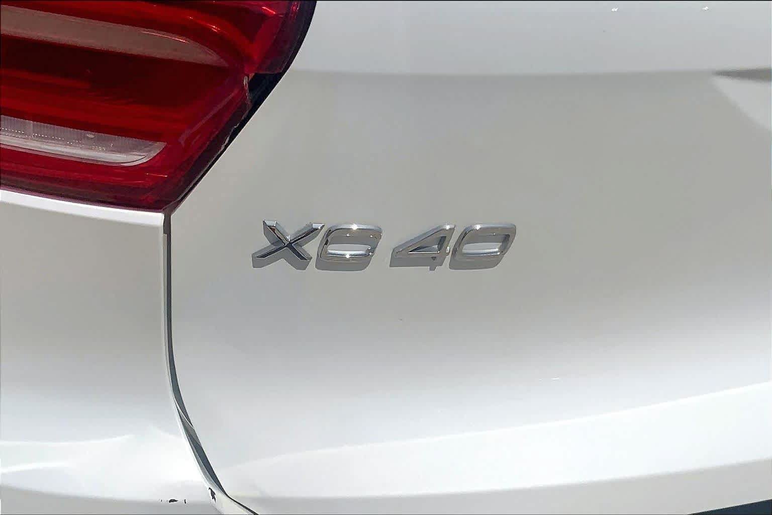 Used 2022 Volvo XC40 T5 Momentum AWD/4WD image 30