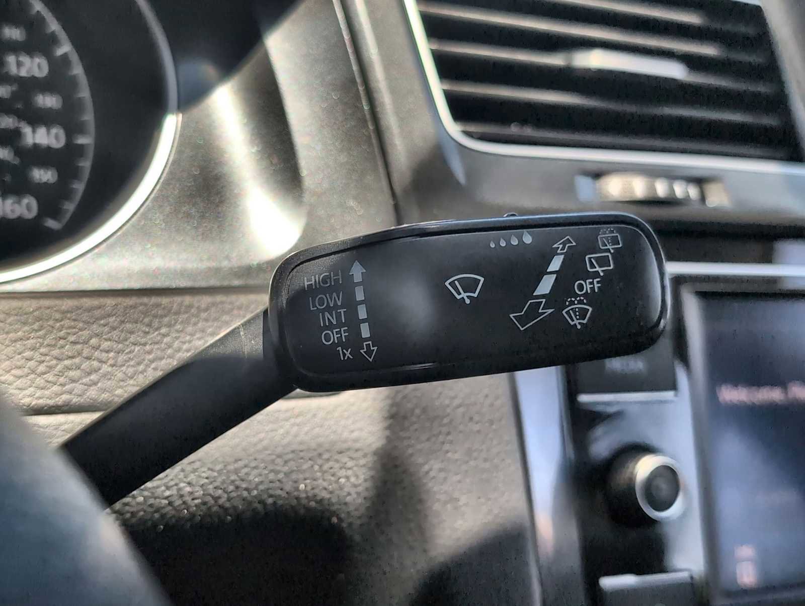 Used 2018 Volkswagen Golf S FWD image 24