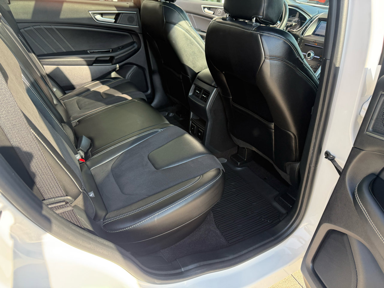 Used 2019 Ford Edge ST w/ Convenience Package image 17
