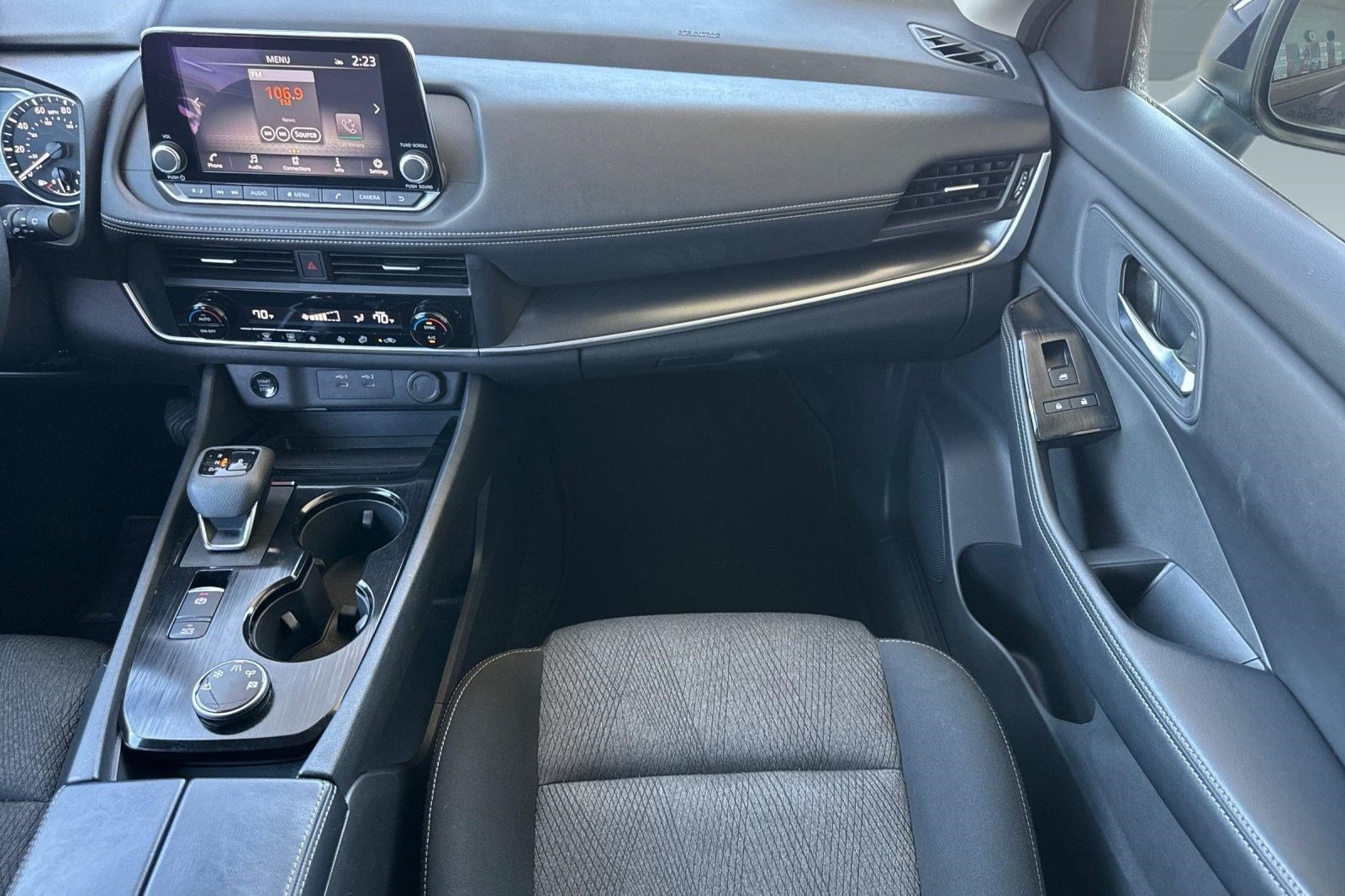 Used 2025 Nissan Rogue SV AWD/4WD image 30