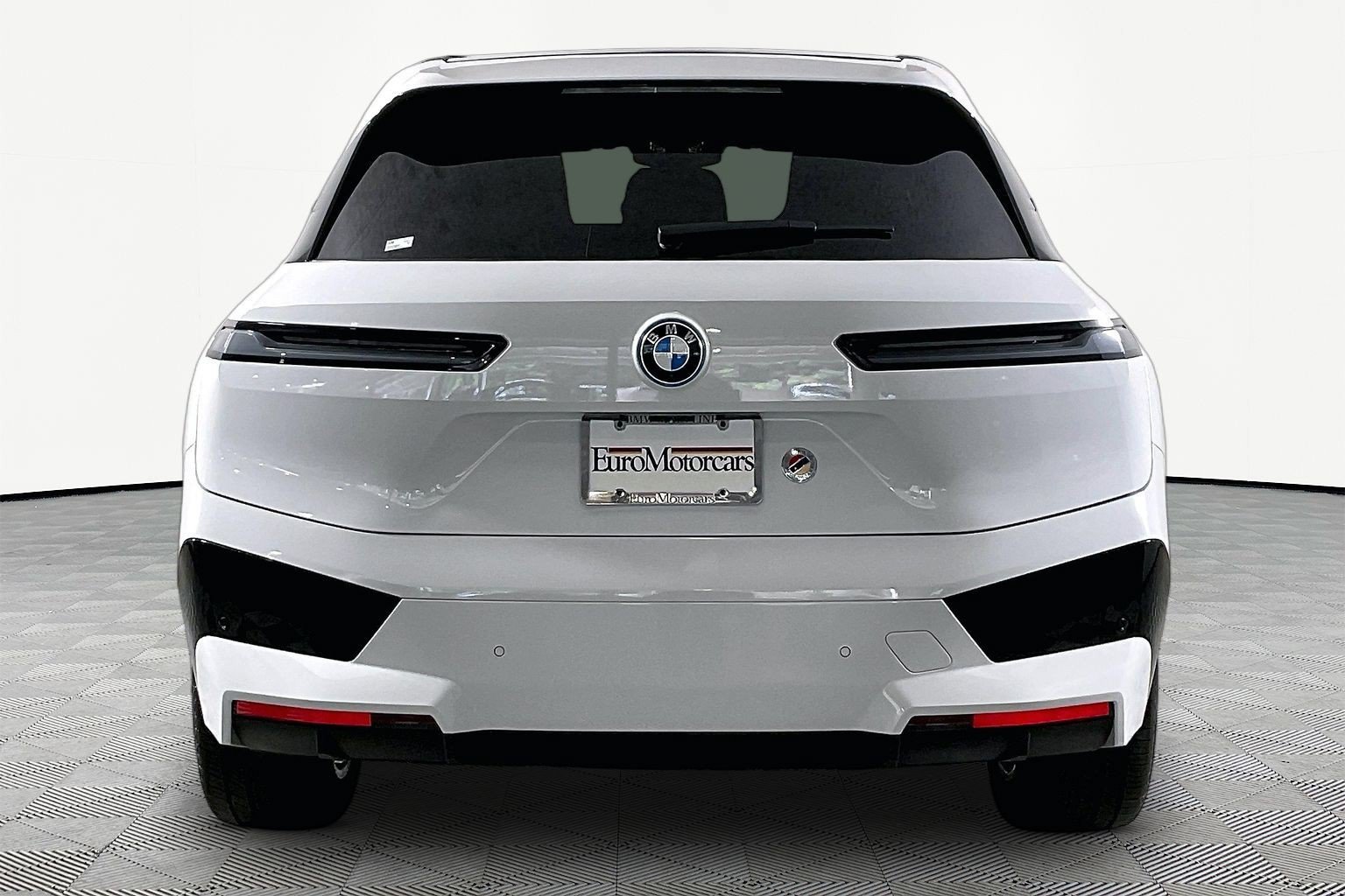 Certified 2024 BMW iX xDrive50 w/ Sport Package AWD/4WD image 6