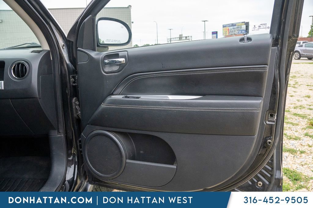 Used 2017 Jeep Compass High Altitude AWD/4WD image 23