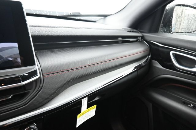 New 2026 Jeep Compass Trailhawk AWD/4WD image 17