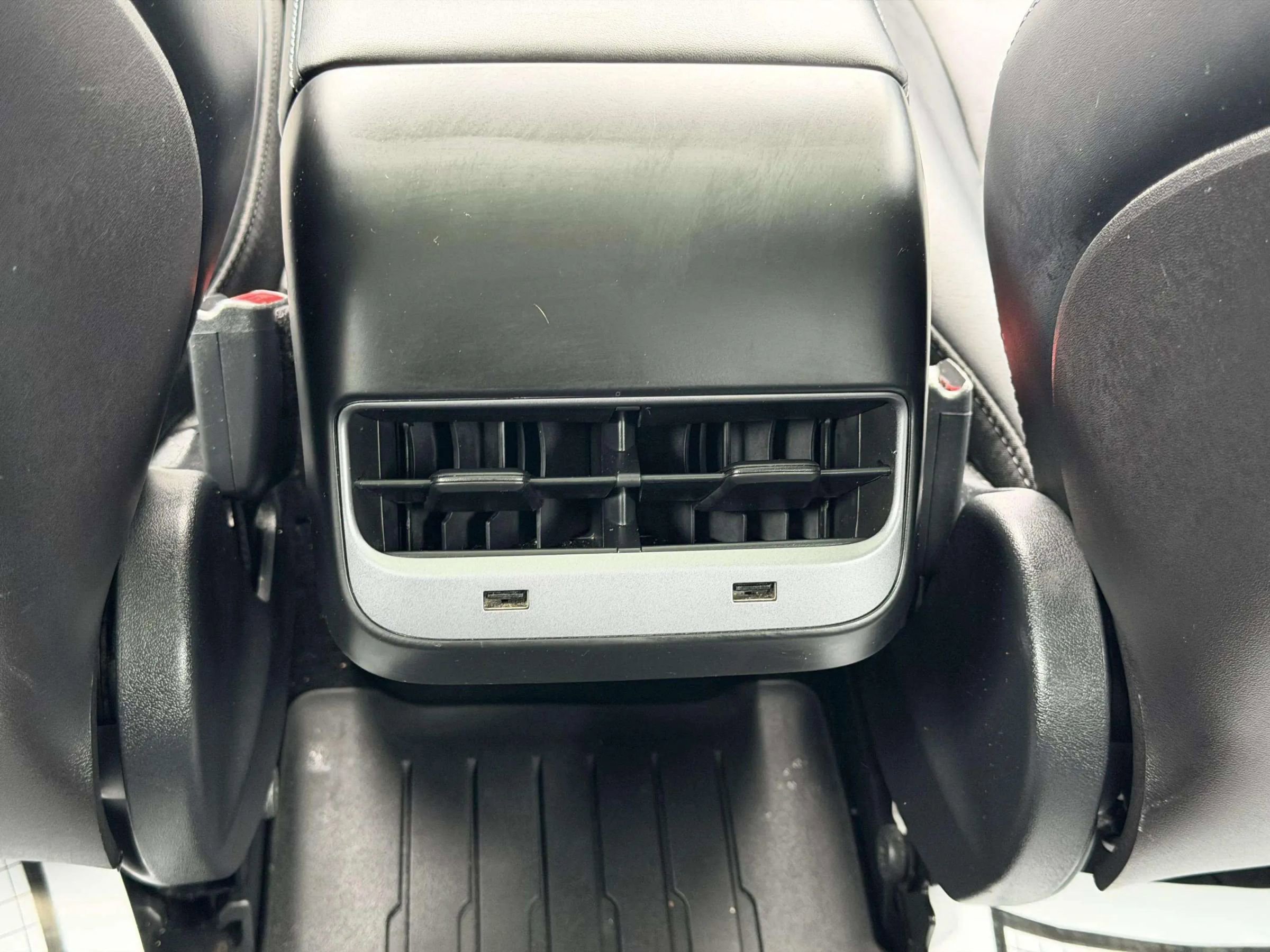 Used 2019 Tesla Model 3 Standard Range Plus image 22