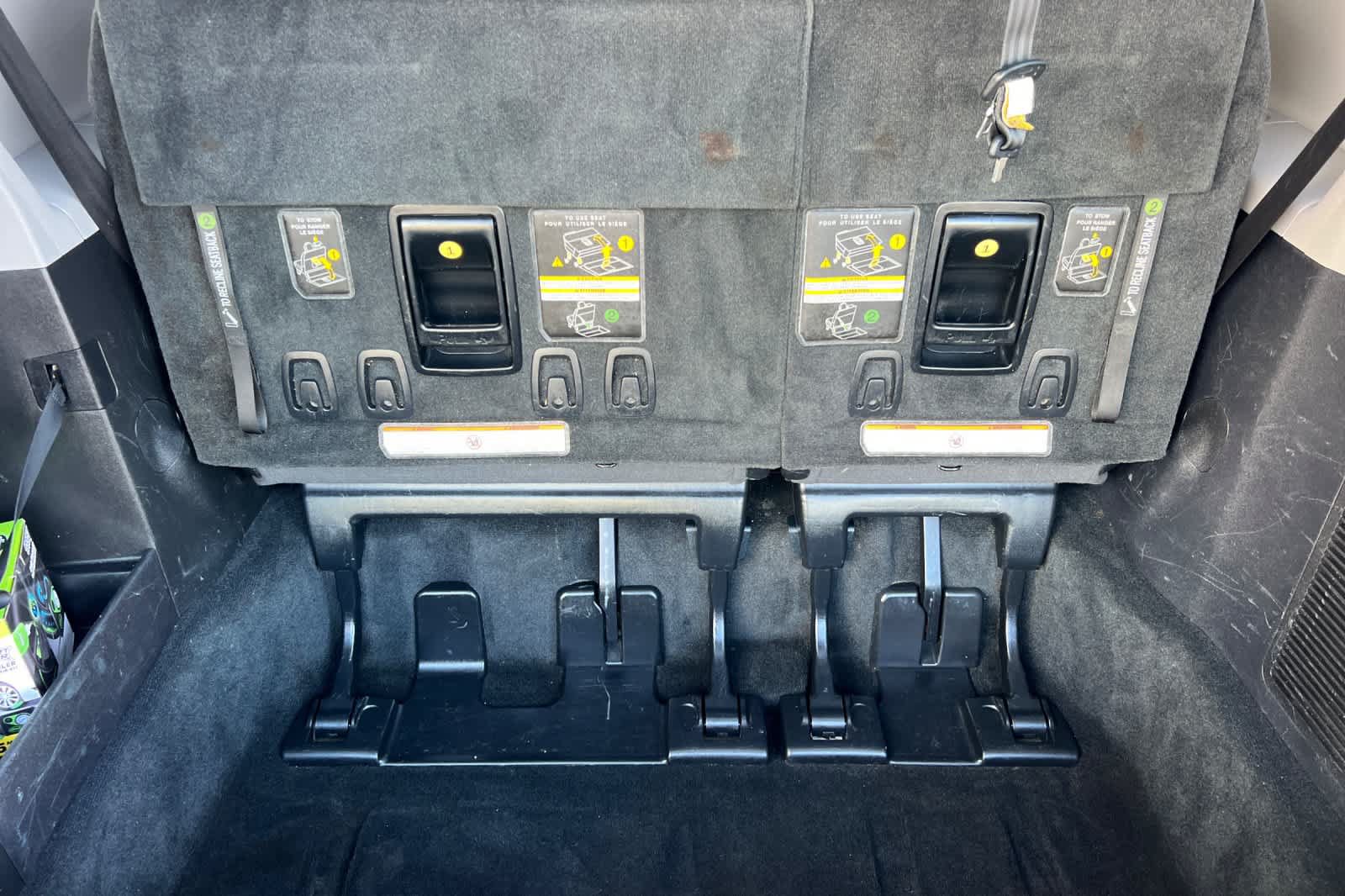 Used 2015 Toyota Sienna SE w/ SE Preferred Package FWD image 17
