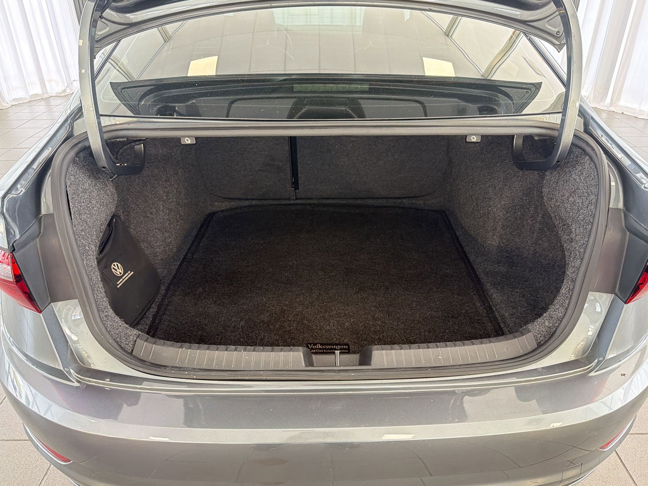 Used 2021 Volkswagen Jetta R-Line w/ R-Line Cold Weather Package image 31