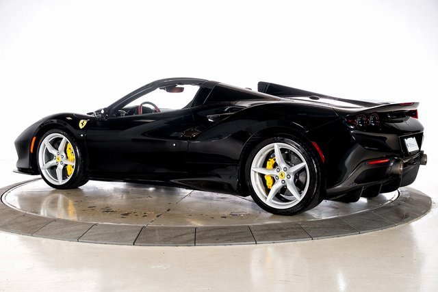 Used 2022 Ferrari F8 Tributo image 7