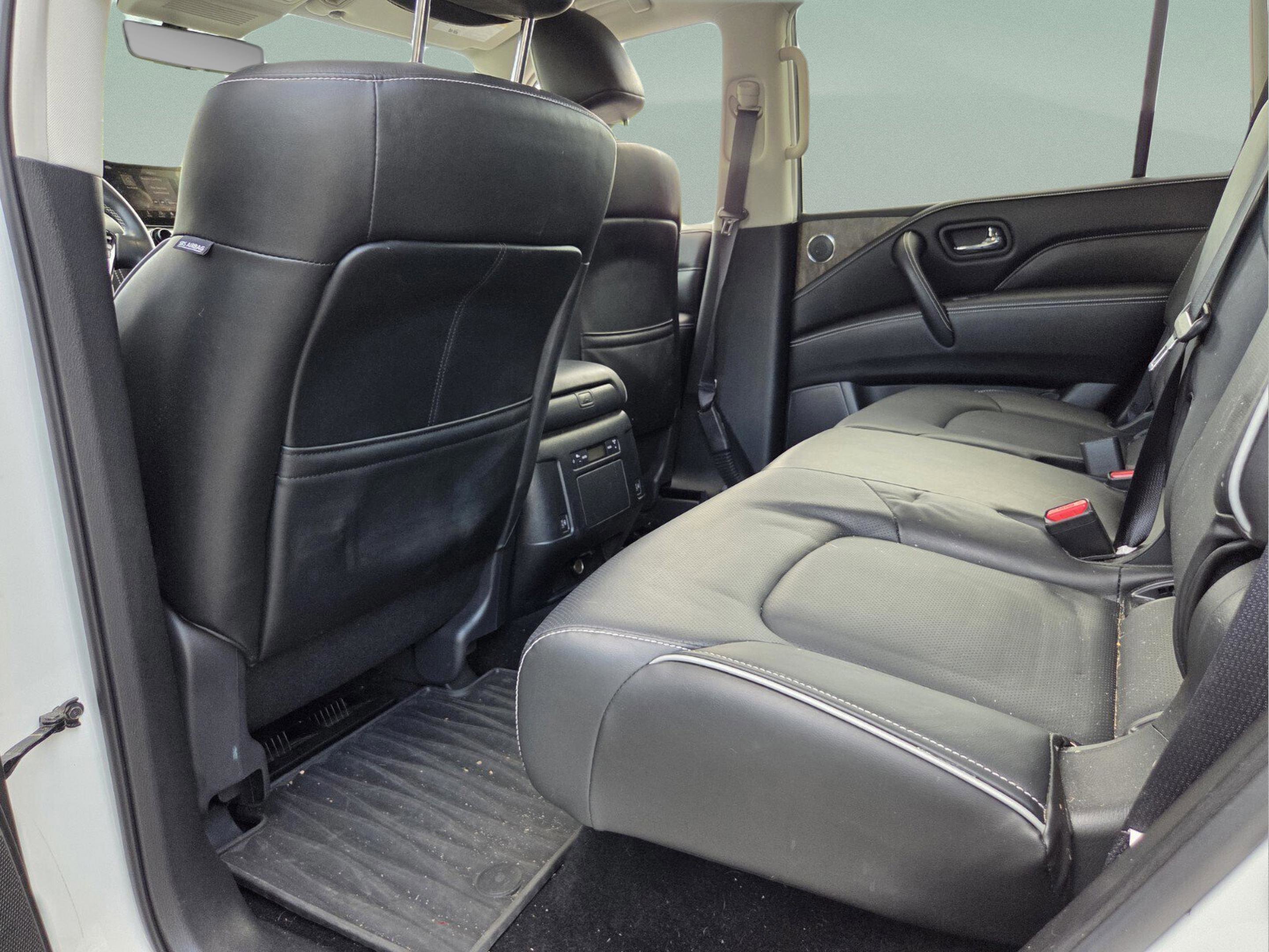 Used 2023 INFINITI QX80 Premium Select w/ All-Season Package RWD image 32