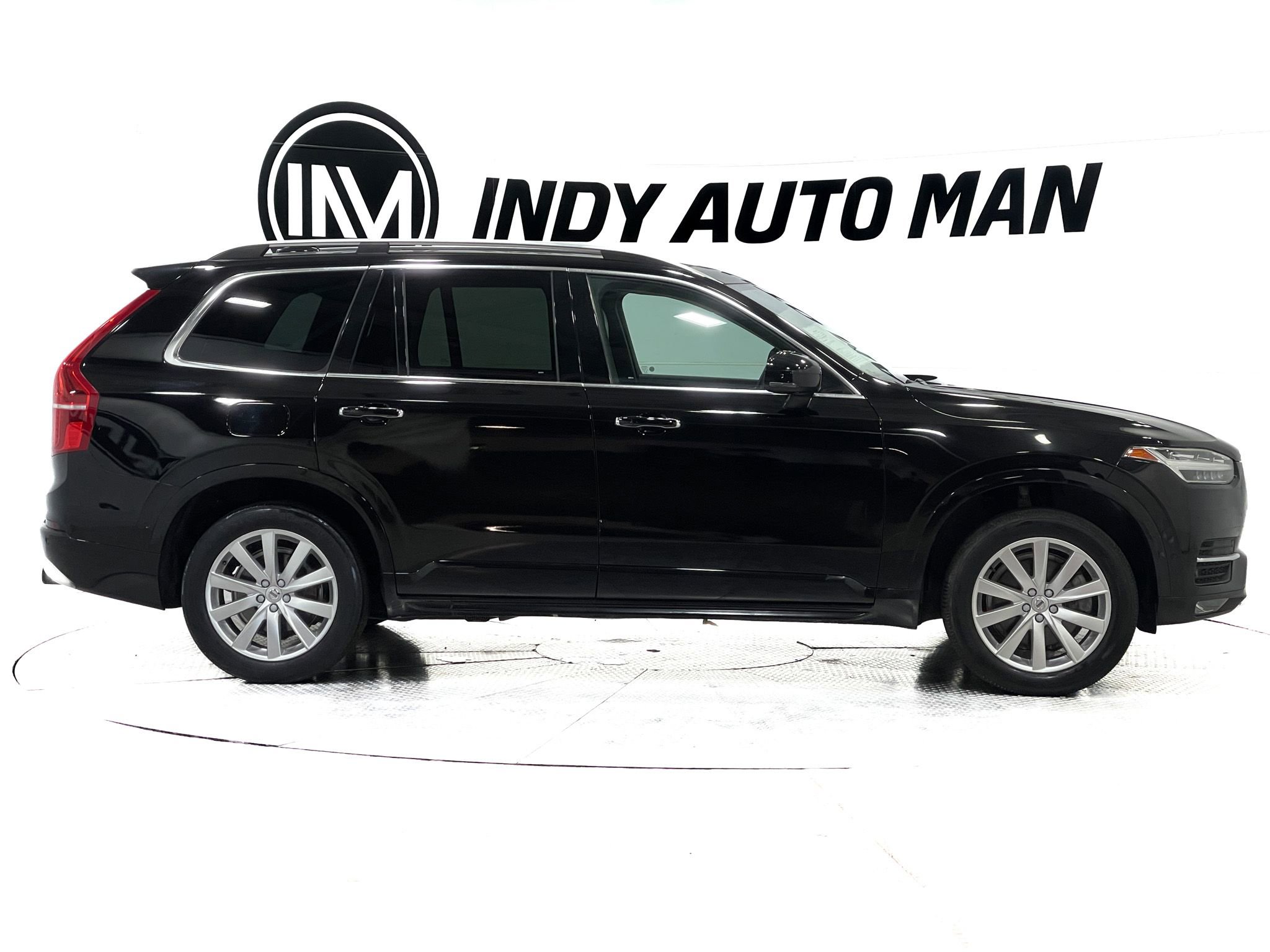 Used 2018 Volvo XC90 T5 Momentum w/ Convenience Package FWD image 3