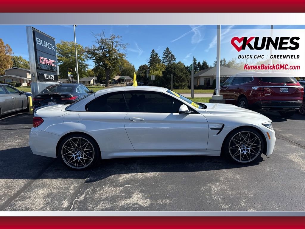 Used 2018 BMW M4 Convertible image 3