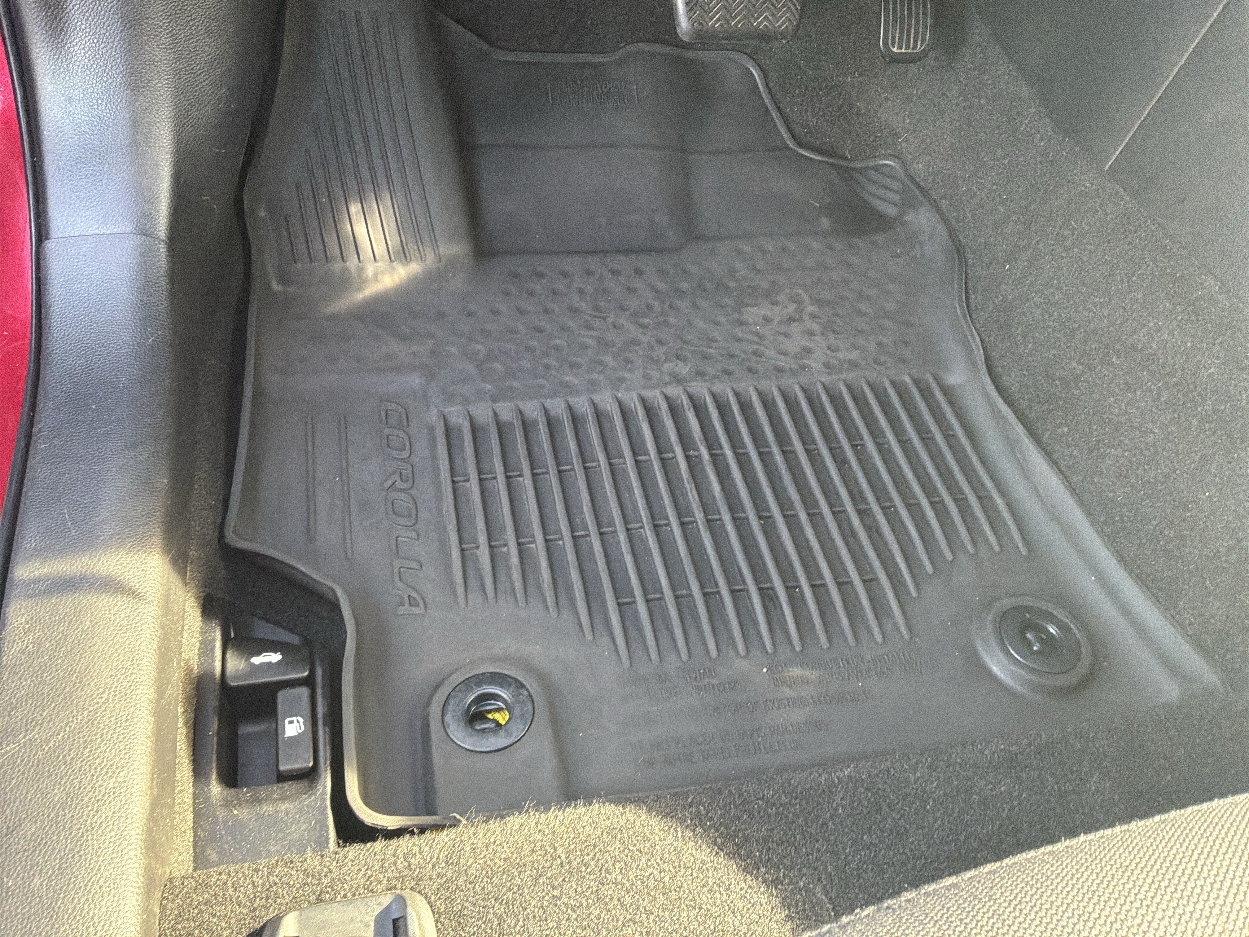 Used 2023 Toyota Corolla LE FWD image 17