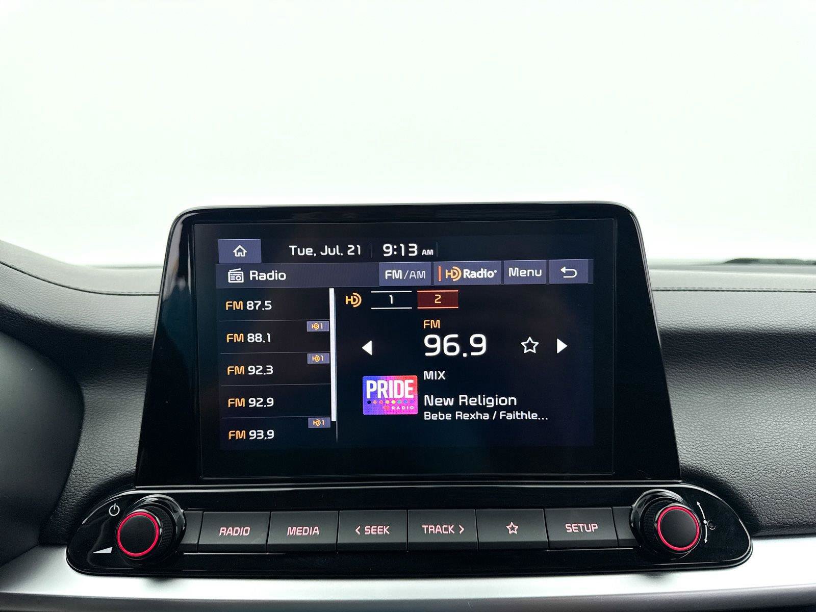 Used 2024 Kia Forte LXS w/ LXS Technology Package FWD image 4