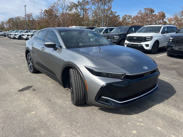 Used 2023 Toyota Crown XLE image 4