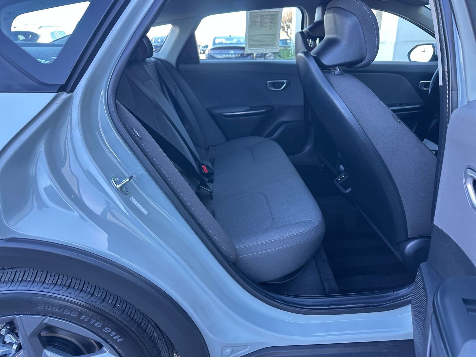 Used 2025 Kia K4 LXS image 27