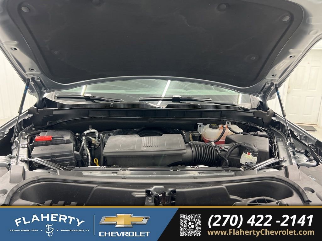 Used 2025 Chevrolet Suburban LT w/ Comfort Package AWD/4WD image 15