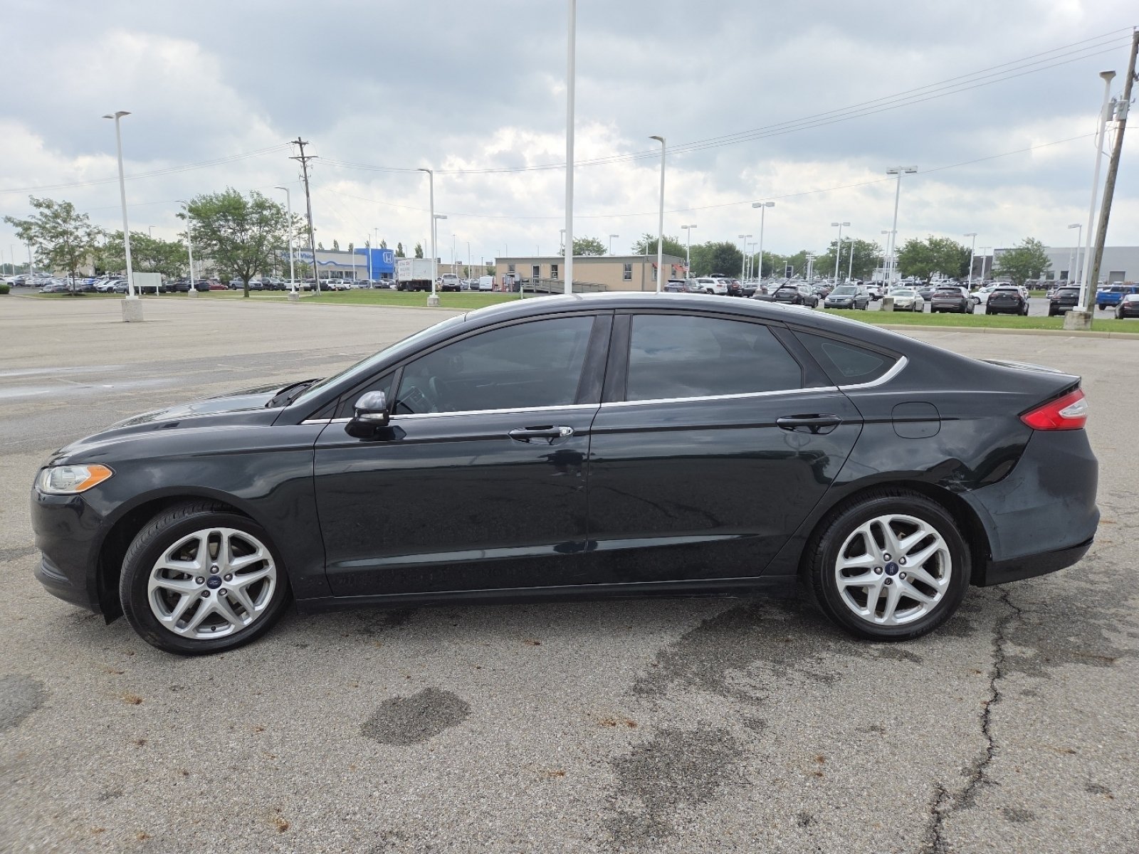 Used 2014 Ford Fusion SE FWD image 12