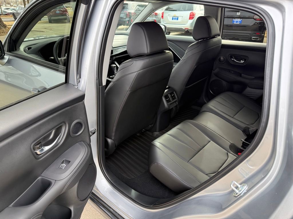 Certified 2025 Acura ADX AWD image 17