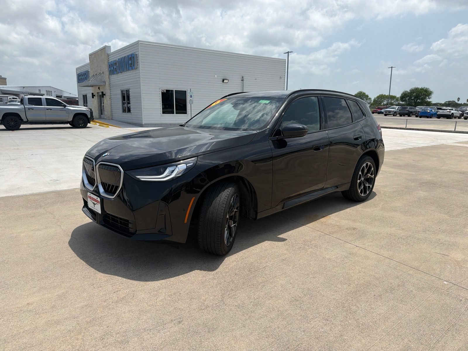 Used 2025 BMW X3 xDrive30i AWD/4WD image 3