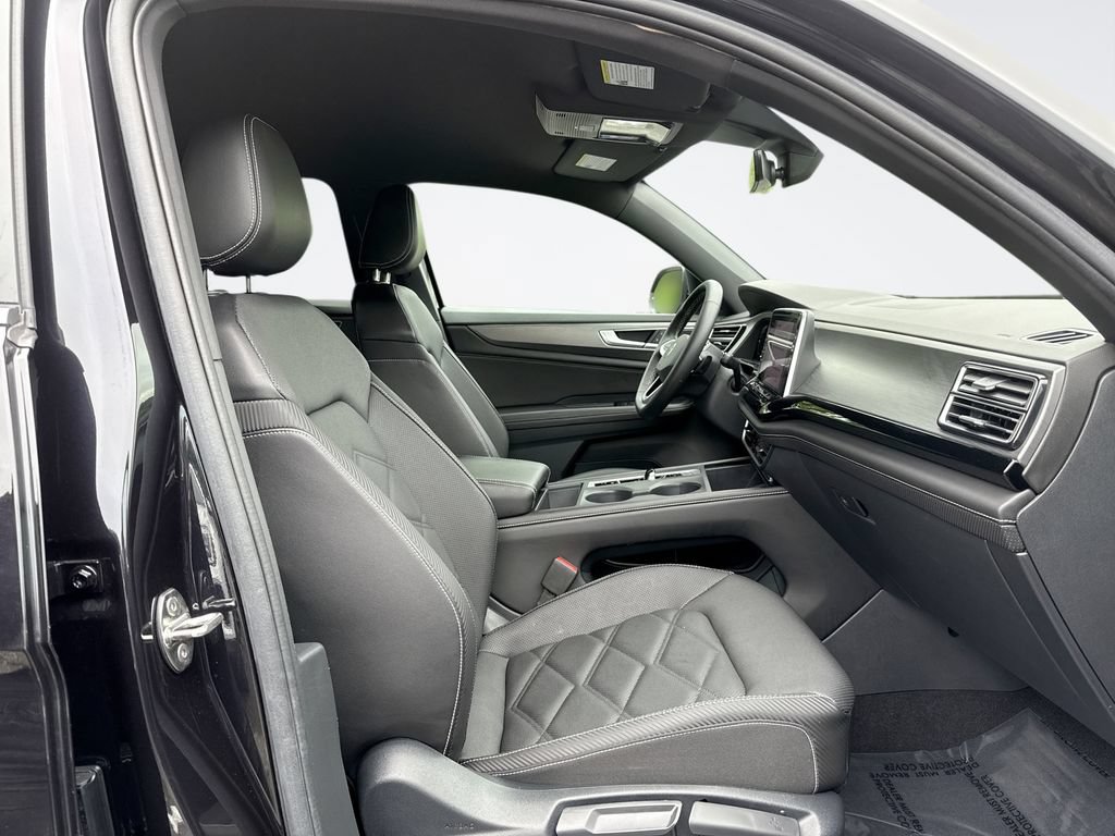 Used 2024 Volkswagen Atlas Cross Sport SE AWD/4WD image 24