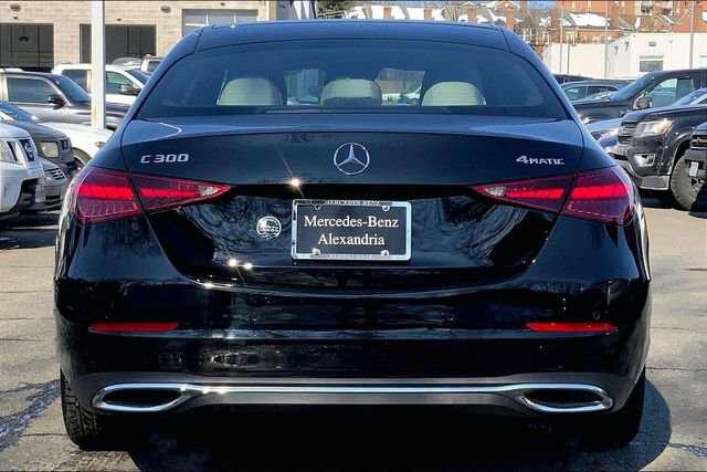 Used 2025 Mercedes-Benz C 300 4MATIC Sedan image 3