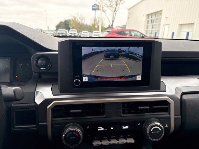 Used 2025 Toyota Tacoma SR5 AWD/4WD image 15