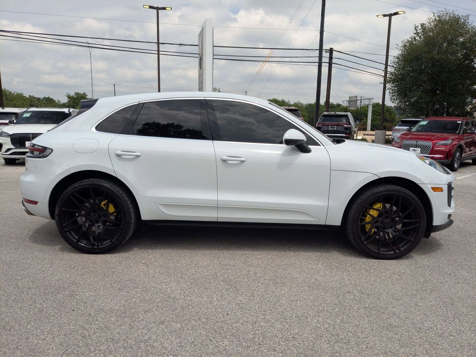 Used 2021 Porsche Macan S AWD/4WD image 2