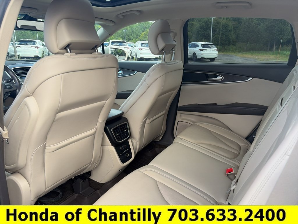 Used 2017 Lincoln MKX Select w/ Select Plus Package AWD/4WD image 23