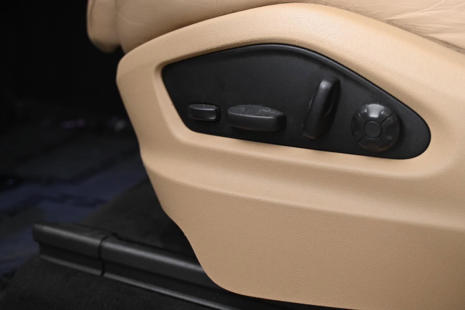 Used 2023 Porsche Cayenne image 24