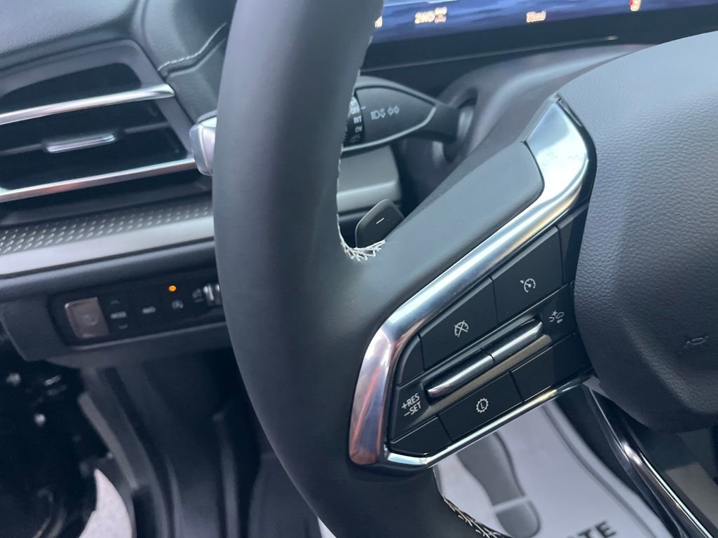 New 2026 Chevrolet Traverse LT image 11