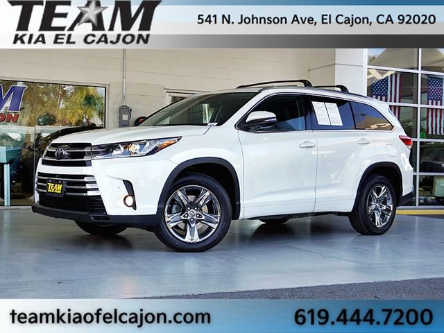Used 2017 Toyota Highlander Limited Platinum image 2