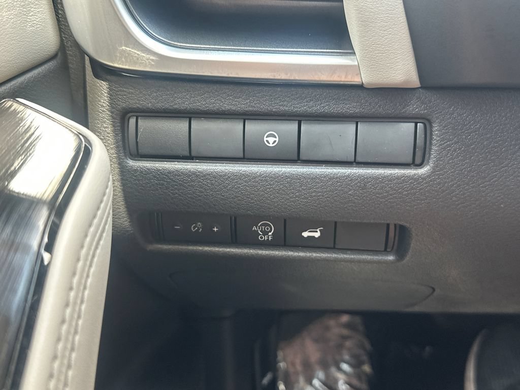 Used 2023 Nissan Rogue SV w/ SV Premium B Package FWD image 30
