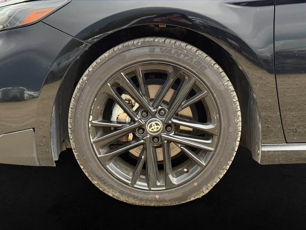Used 2025 Toyota Camry SE FWD image 12