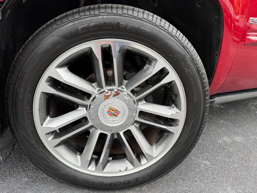 Used 2013 Cadillac Escalade Premium AWD/4WD image 22