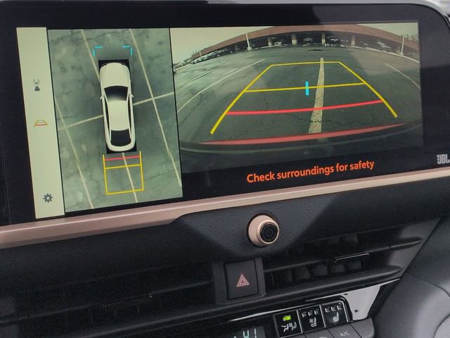 Certified 2023 Toyota Crown Limited image 22