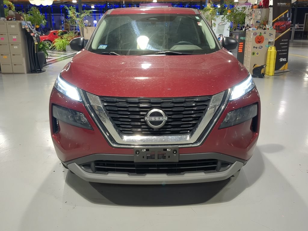 Used 2023 Nissan Rogue S AWD/4WD image 3