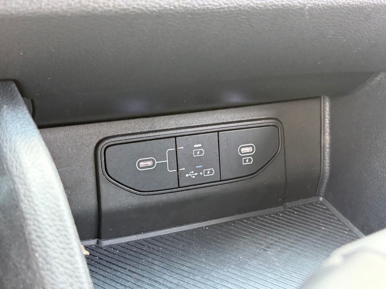 Used 2026 Kia Sportage LX FWD image 9