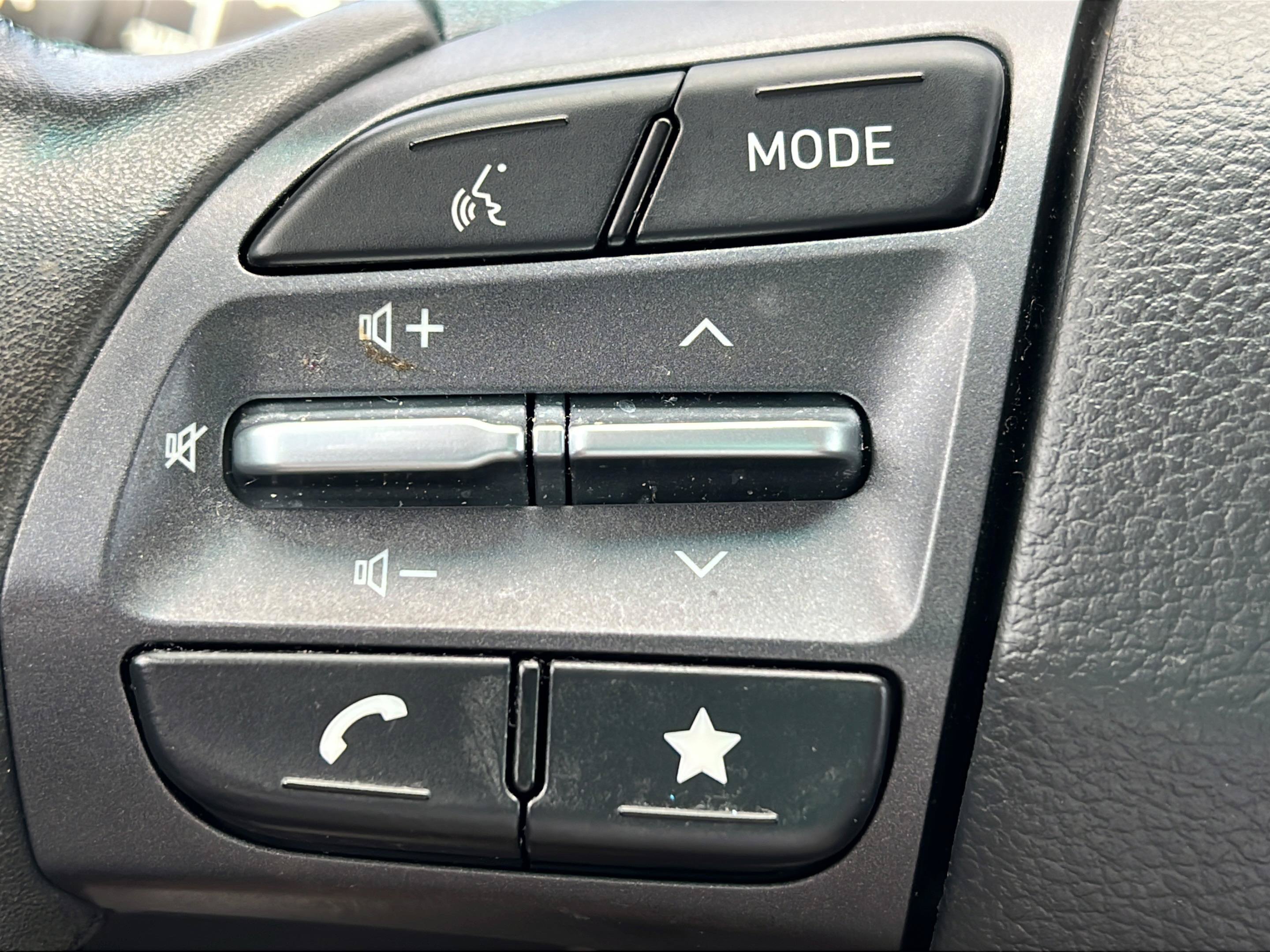 Certified 2023 Hyundai Kona Limited FWD image 22